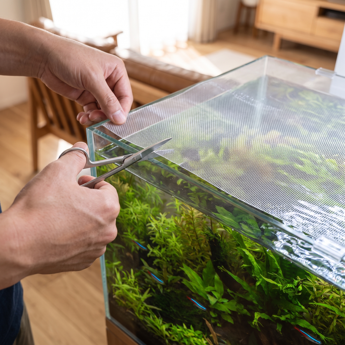 Cutting the Stay-Clear mesh lid to fit a rimless aquarium